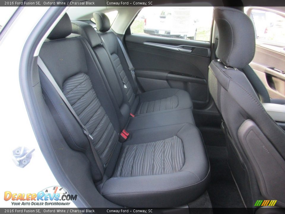 2016 Ford Fusion SE Oxford White / Charcoal Black Photo #19