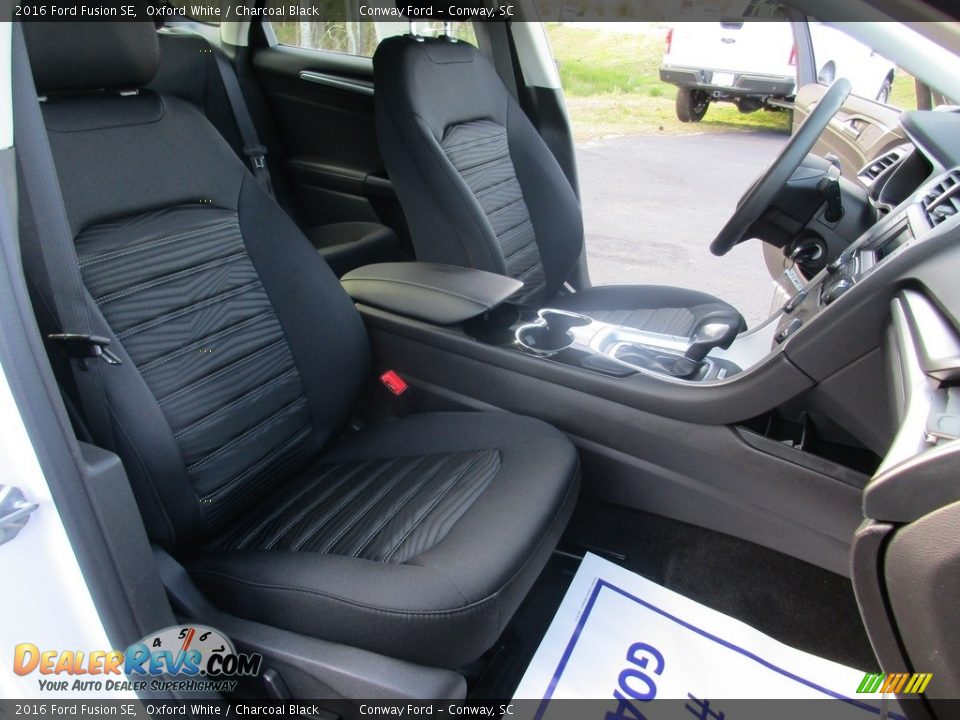 2016 Ford Fusion SE Oxford White / Charcoal Black Photo #20