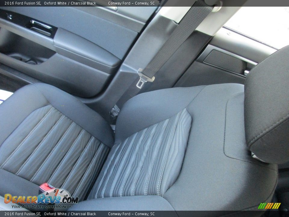 2016 Ford Fusion SE Oxford White / Charcoal Black Photo #22