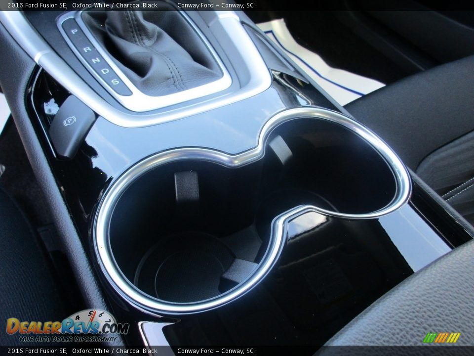 2016 Ford Fusion SE Oxford White / Charcoal Black Photo #26