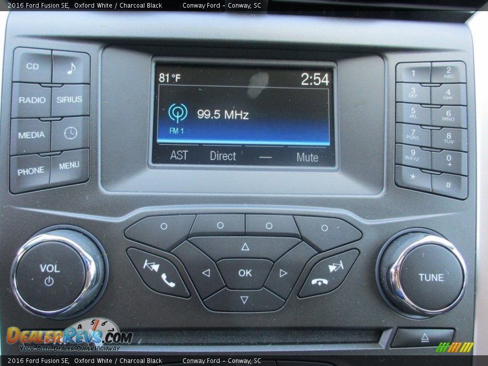 2016 Ford Fusion SE Oxford White / Charcoal Black Photo #29