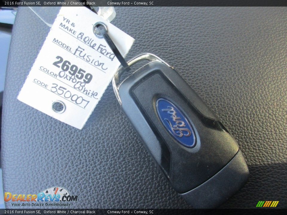 2016 Ford Fusion SE Oxford White / Charcoal Black Photo #35