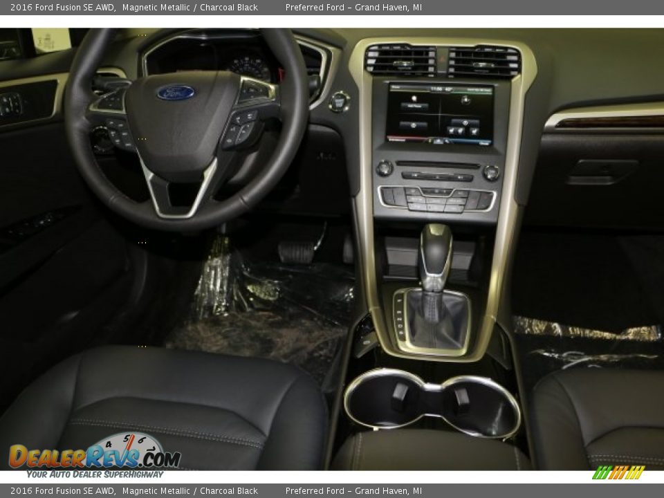 2016 Ford Fusion SE AWD Magnetic Metallic / Charcoal Black Photo #10