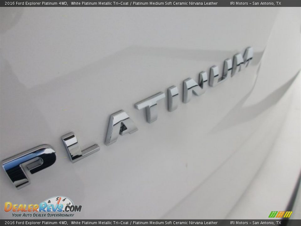 2016 Ford Explorer Platinum 4WD White Platinum Metallic Tri-Coat / Platinum Medium Soft Ceramic Nirvana Leather Photo #30