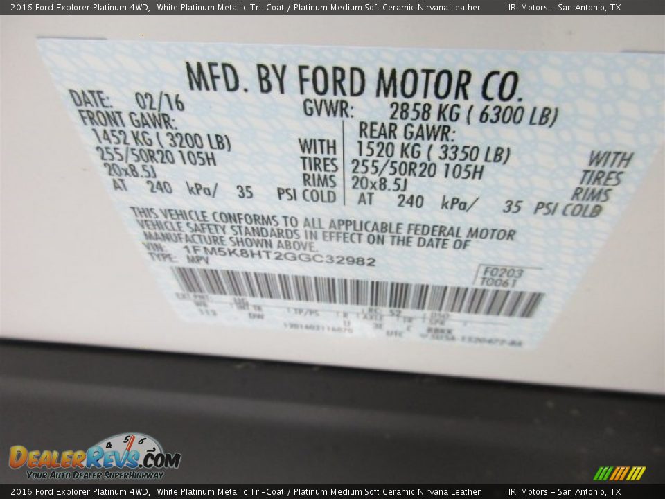 2016 Ford Explorer Platinum 4WD White Platinum Metallic Tri-Coat / Platinum Medium Soft Ceramic Nirvana Leather Photo #33