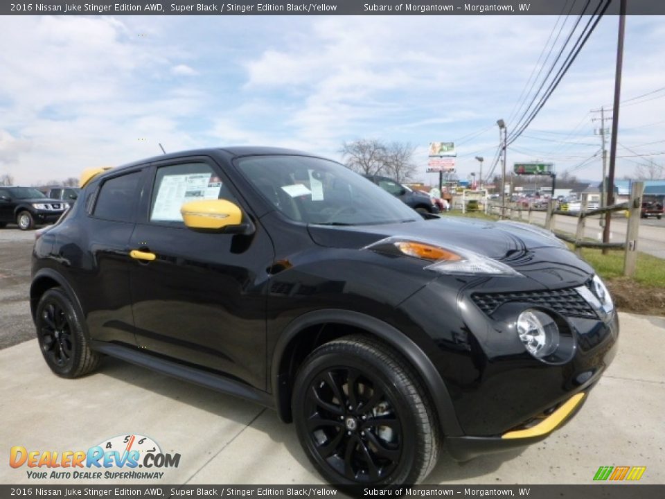 Front 3/4 View of 2016 Nissan Juke Stinger Edition AWD Photo #1