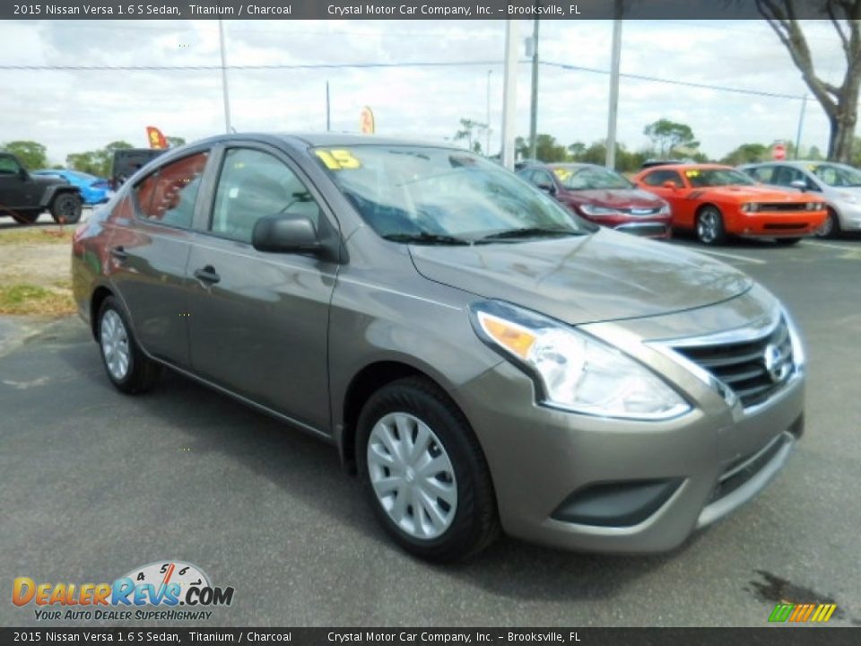 2015 Nissan Versa 1.6 S Sedan Titanium / Charcoal Photo #10