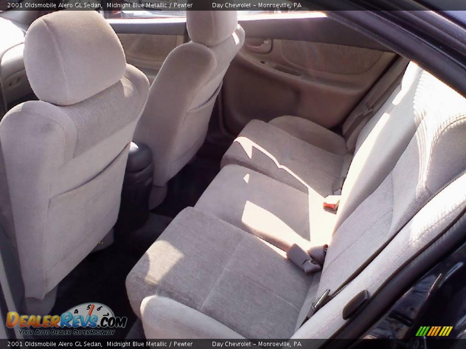 2001 Oldsmobile Alero GL Sedan Midnight Blue Metallic / Pewter Photo #8