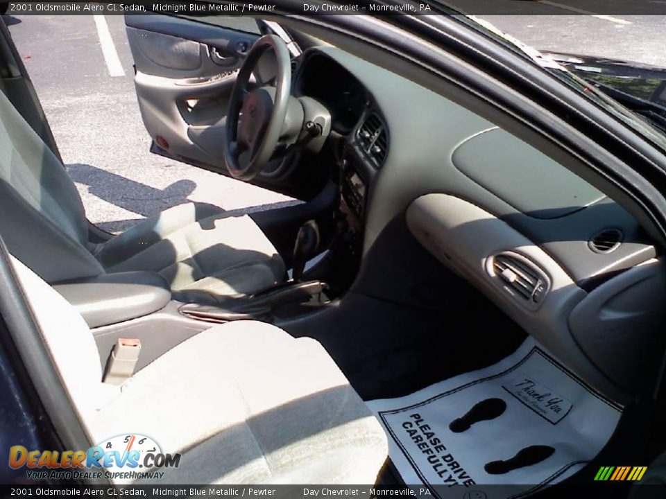 2001 Oldsmobile Alero GL Sedan Midnight Blue Metallic / Pewter Photo #10