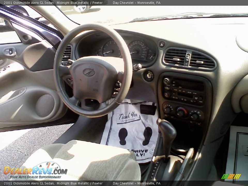 2001 Oldsmobile Alero GL Sedan Midnight Blue Metallic / Pewter Photo #11