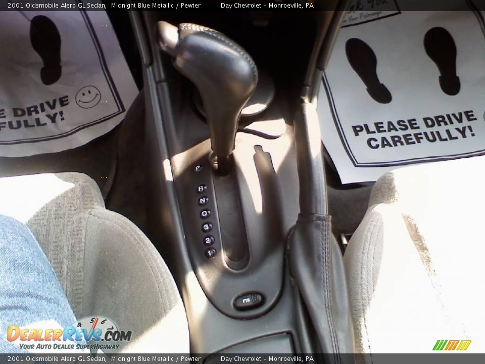2001 Oldsmobile Alero GL Sedan Midnight Blue Metallic / Pewter Photo #15