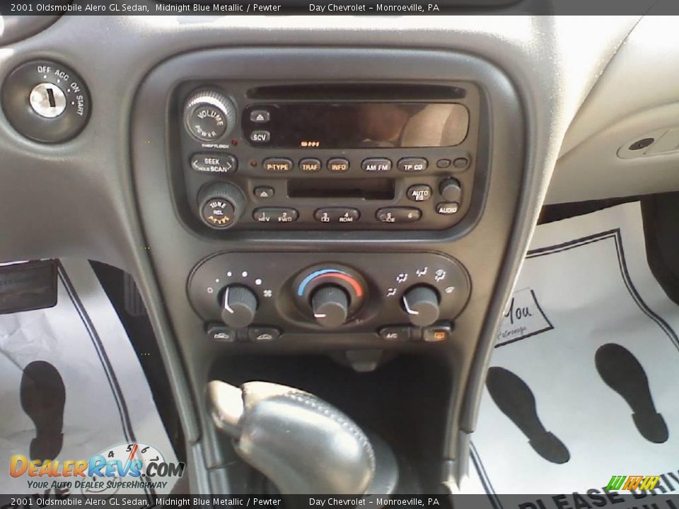 2001 Oldsmobile Alero GL Sedan Midnight Blue Metallic / Pewter Photo #16