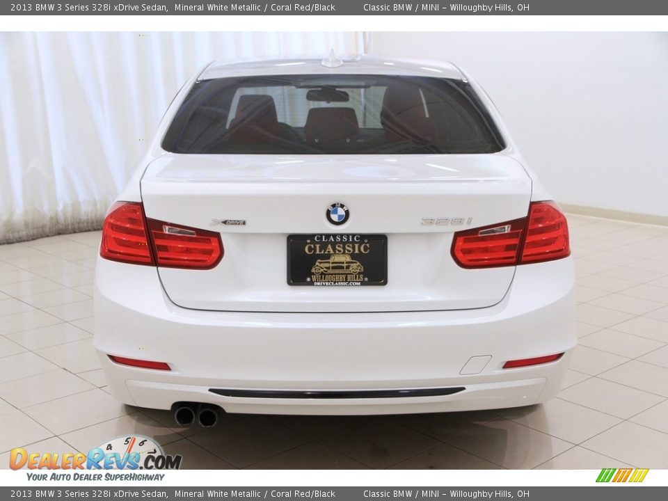 2013 BMW 3 Series 328i xDrive Sedan Mineral White Metallic / Coral Red/Black Photo #32