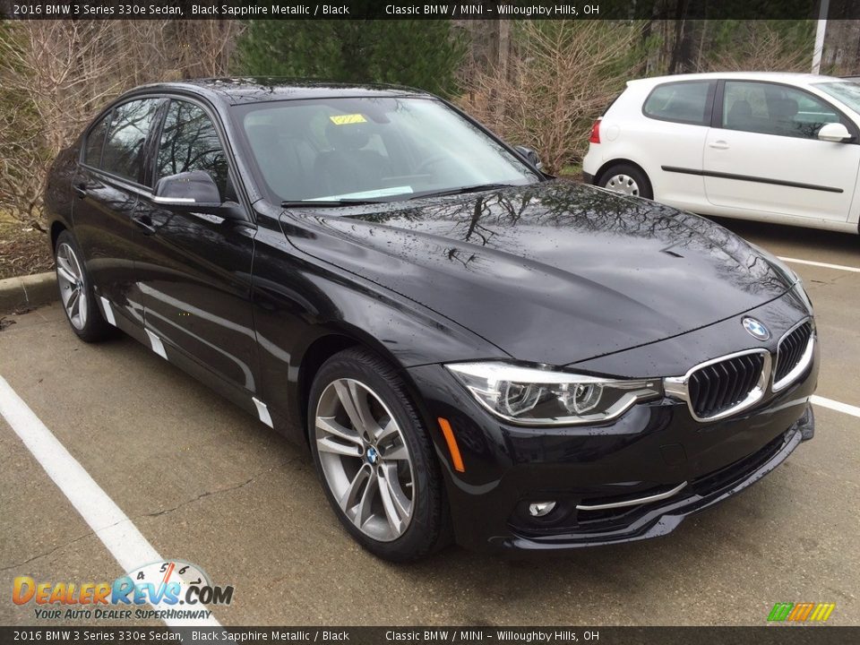 Front 3/4 View of 2016 BMW 3 Series 330e Sedan Photo #1