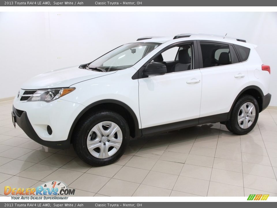 2013 Toyota RAV4 LE AWD Super White / Ash Photo #3