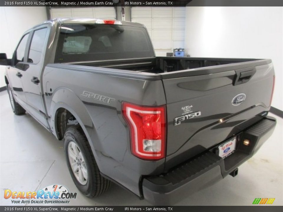 2016 Ford F150 XL SuperCrew Magnetic / Medium Earth Gray Photo #8