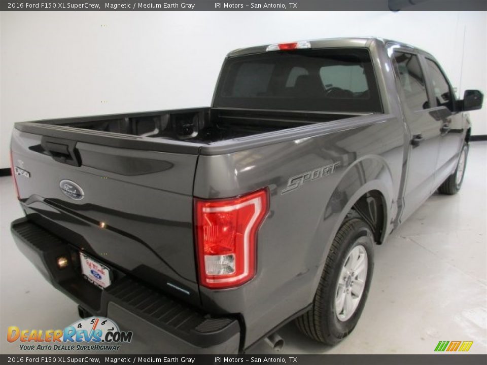 2016 Ford F150 XL SuperCrew Magnetic / Medium Earth Gray Photo #10