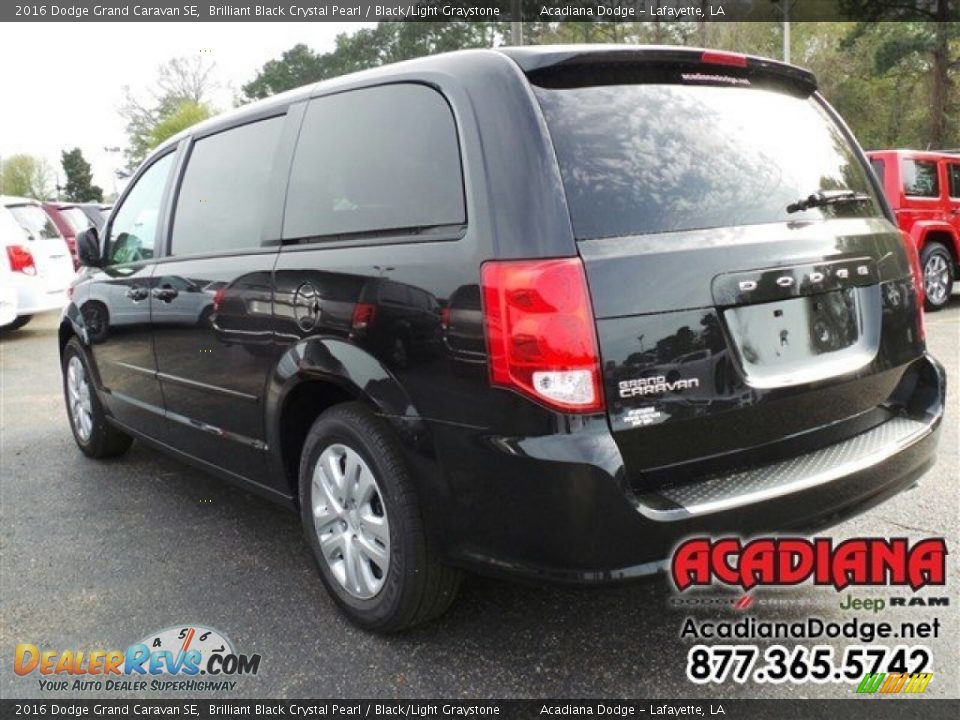 2016 Dodge Grand Caravan SE Brilliant Black Crystal Pearl / Black/Light Graystone Photo #2