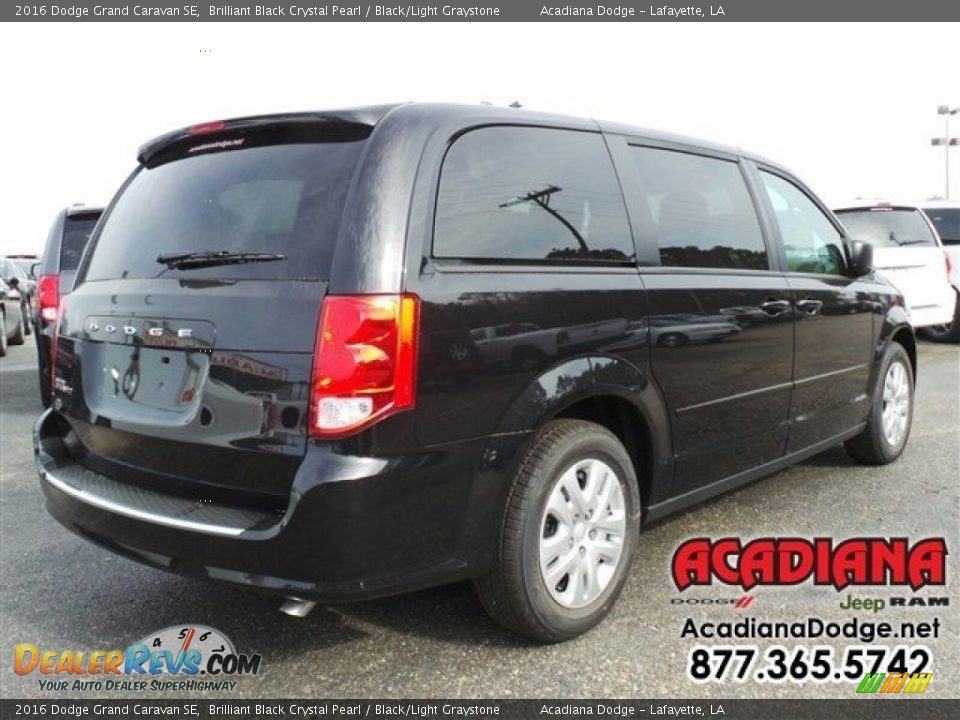 2016 Dodge Grand Caravan SE Brilliant Black Crystal Pearl / Black/Light Graystone Photo #3