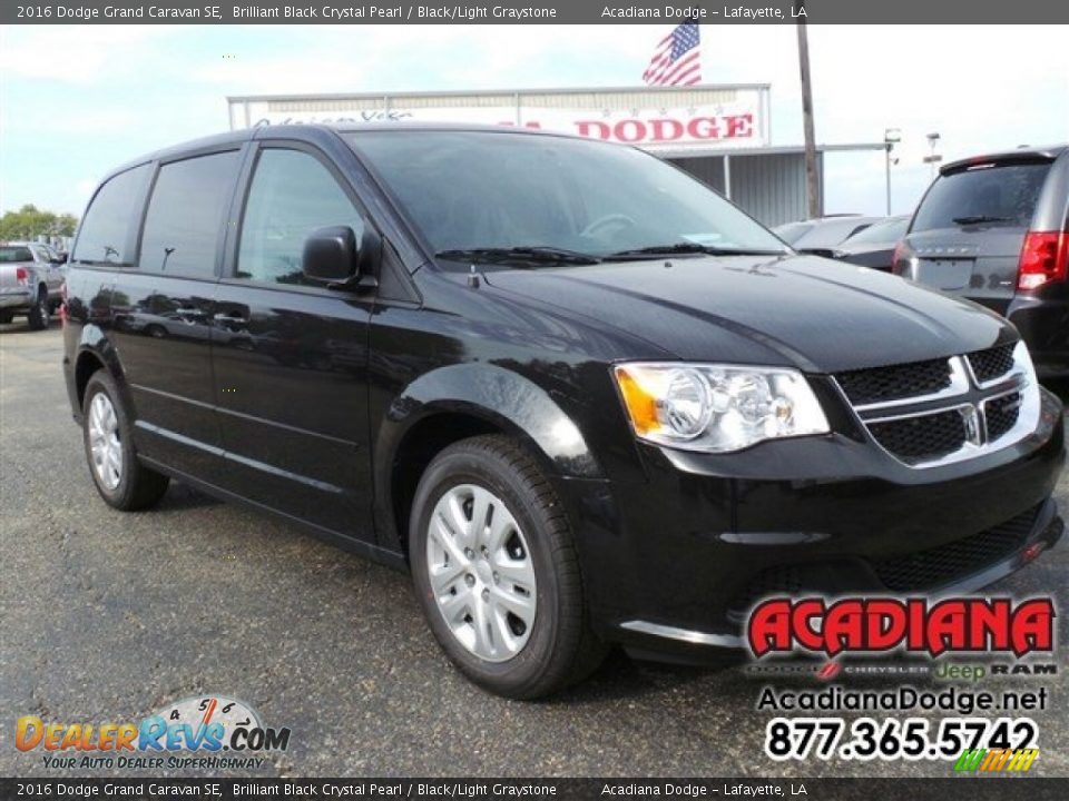 2016 Dodge Grand Caravan SE Brilliant Black Crystal Pearl / Black/Light Graystone Photo #4