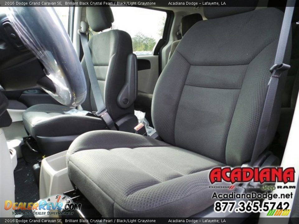 2016 Dodge Grand Caravan SE Brilliant Black Crystal Pearl / Black/Light Graystone Photo #5
