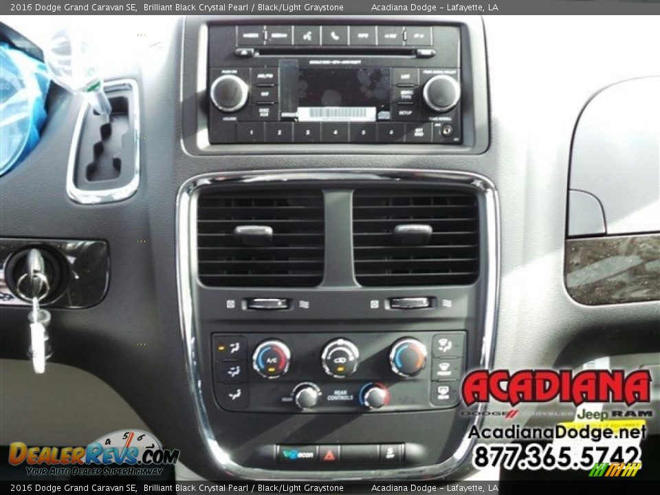 2016 Dodge Grand Caravan SE Brilliant Black Crystal Pearl / Black/Light Graystone Photo #7