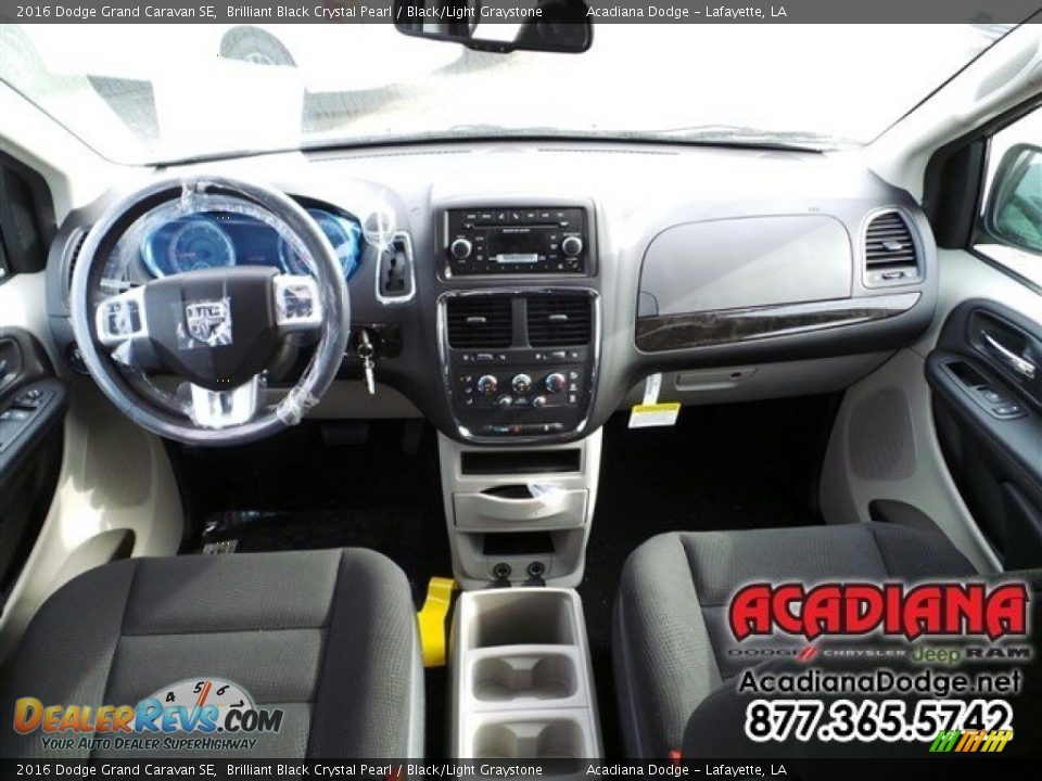 2016 Dodge Grand Caravan SE Brilliant Black Crystal Pearl / Black/Light Graystone Photo #9