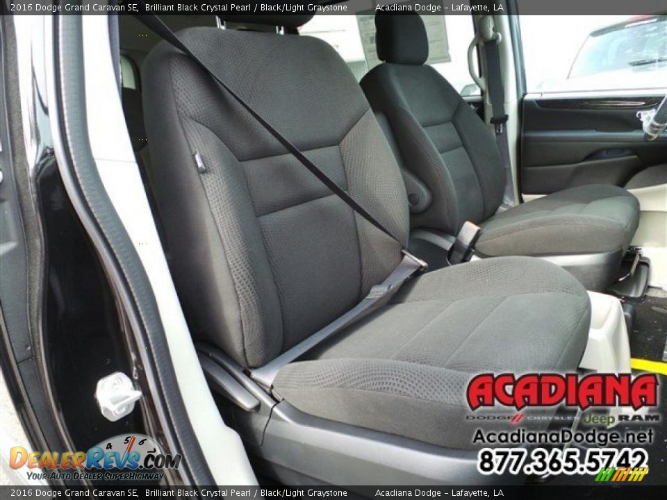 2016 Dodge Grand Caravan SE Brilliant Black Crystal Pearl / Black/Light Graystone Photo #10