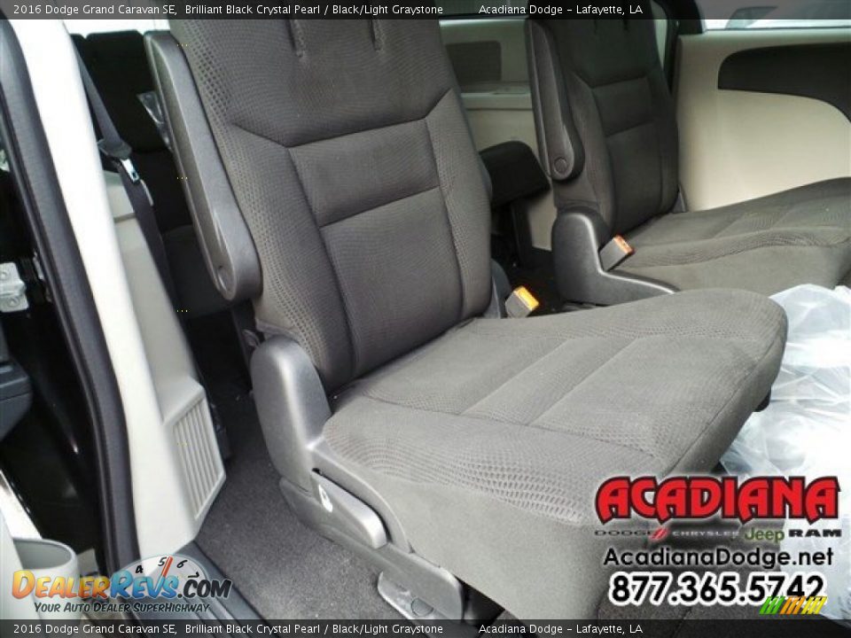 2016 Dodge Grand Caravan SE Brilliant Black Crystal Pearl / Black/Light Graystone Photo #11