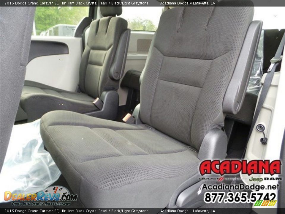 2016 Dodge Grand Caravan SE Brilliant Black Crystal Pearl / Black/Light Graystone Photo #12