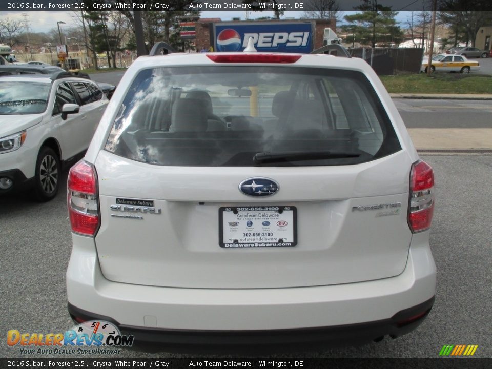 2016 Subaru Forester 2.5i Crystal White Pearl / Gray Photo #5