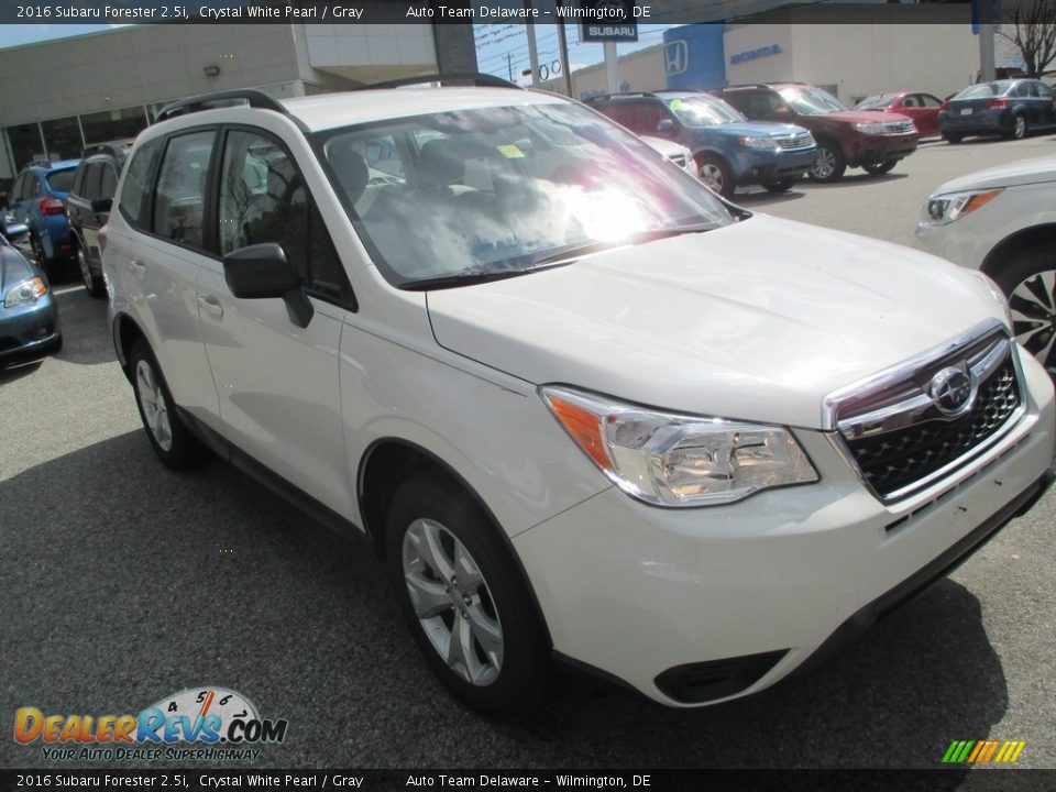 2016 Subaru Forester 2.5i Crystal White Pearl / Gray Photo #8