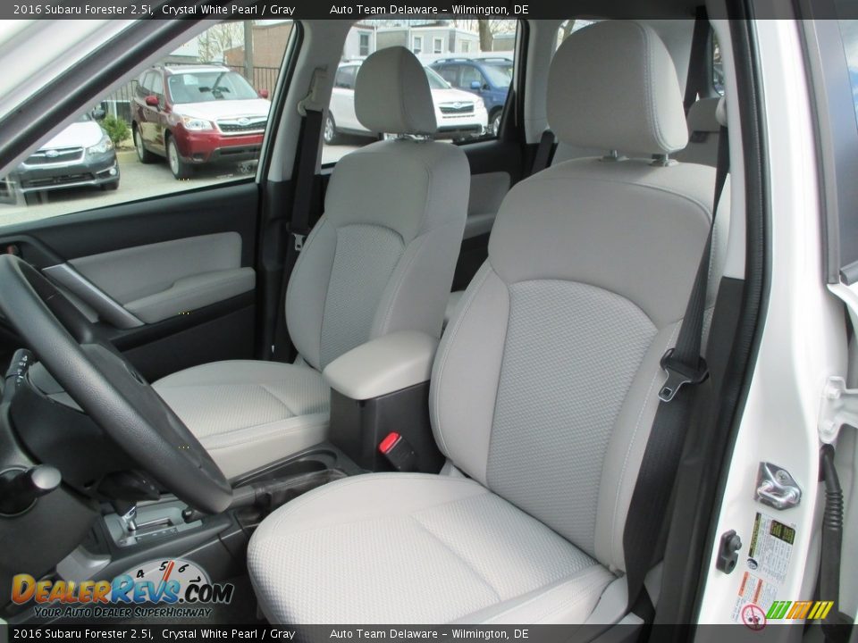 2016 Subaru Forester 2.5i Crystal White Pearl / Gray Photo #10