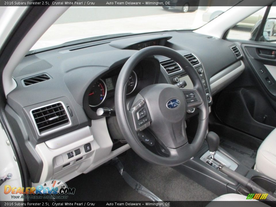 2016 Subaru Forester 2.5i Crystal White Pearl / Gray Photo #11