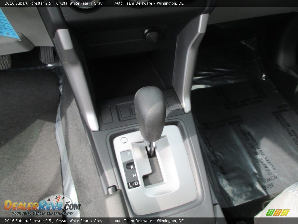 2016 Subaru Forester 2.5i Crystal White Pearl / Gray Photo #19