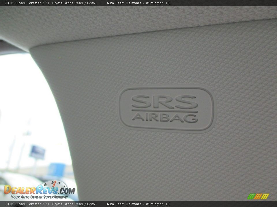 2016 Subaru Forester 2.5i Crystal White Pearl / Gray Photo #34