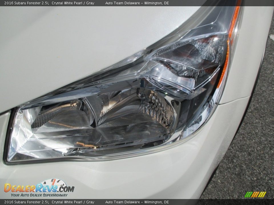 2016 Subaru Forester 2.5i Crystal White Pearl / Gray Photo #36