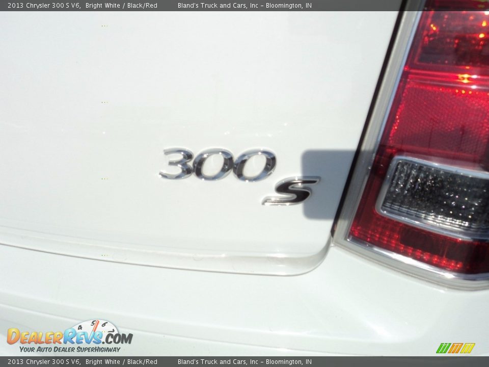 2013 Chrysler 300 S V6 Bright White / Black/Red Photo #32