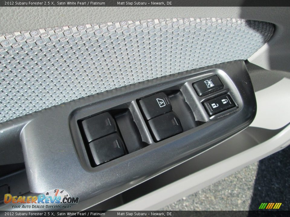2012 Subaru Forester 2.5 X Satin White Pearl / Platinum Photo #14