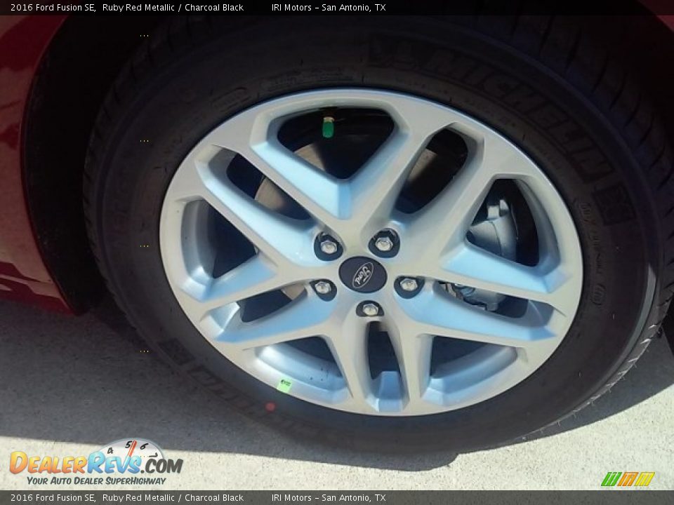 2016 Ford Fusion SE Ruby Red Metallic / Charcoal Black Photo #4