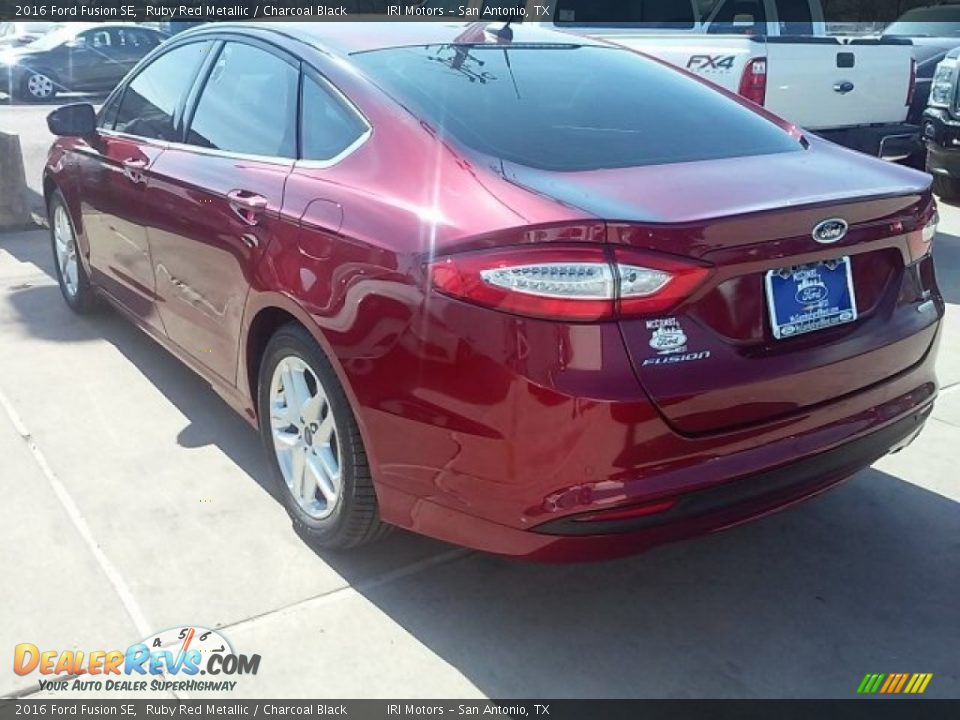 2016 Ford Fusion SE Ruby Red Metallic / Charcoal Black Photo #8