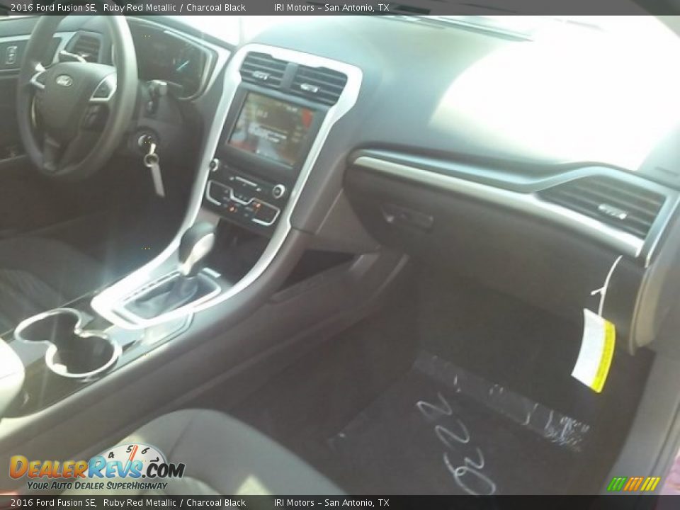 2016 Ford Fusion SE Ruby Red Metallic / Charcoal Black Photo #15
