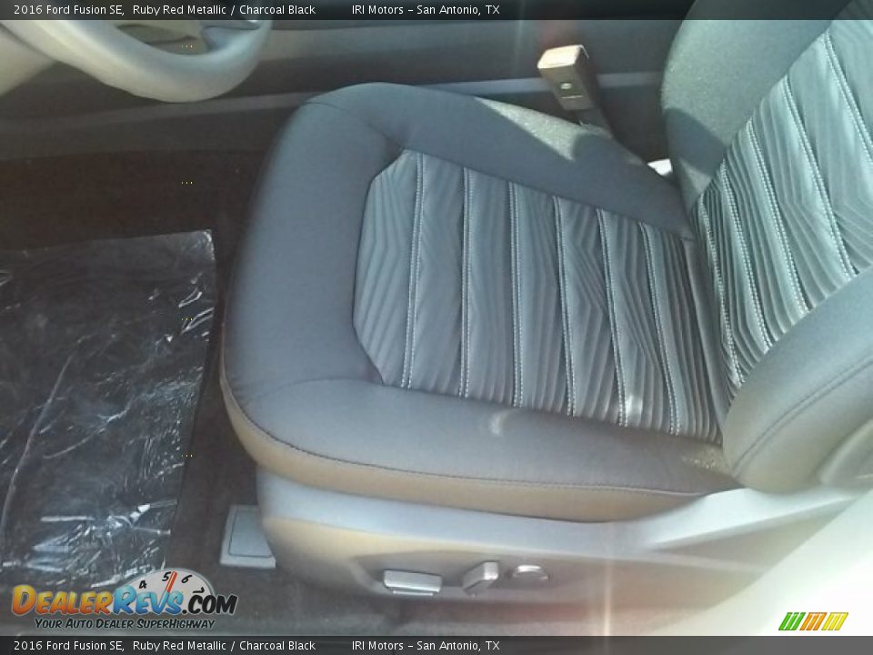 2016 Ford Fusion SE Ruby Red Metallic / Charcoal Black Photo #22