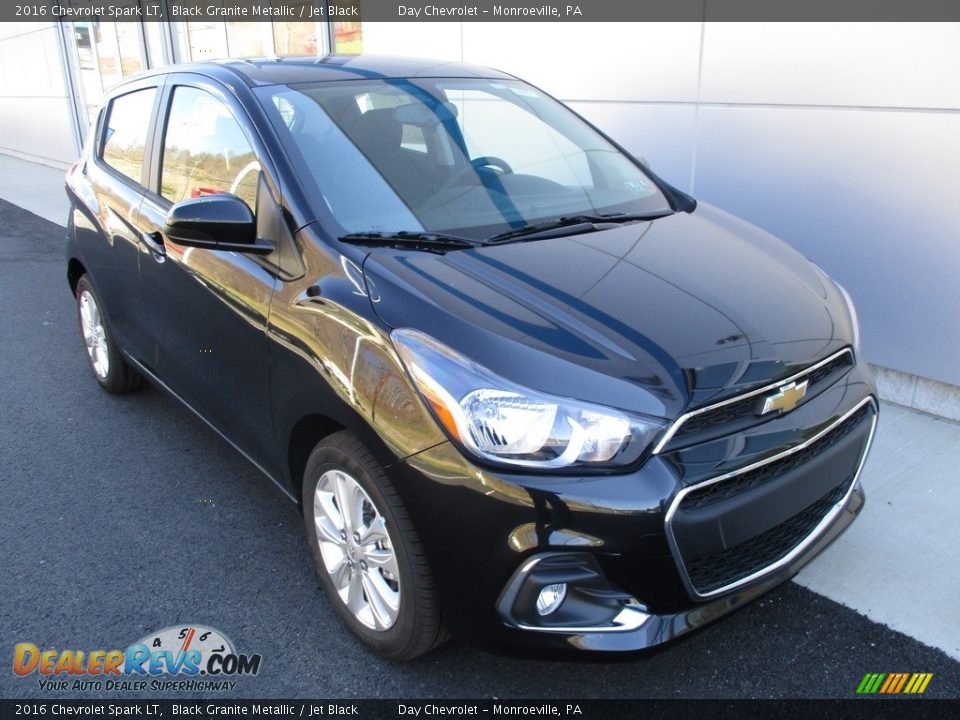 Front 3/4 View of 2016 Chevrolet Spark LT Photo #10
