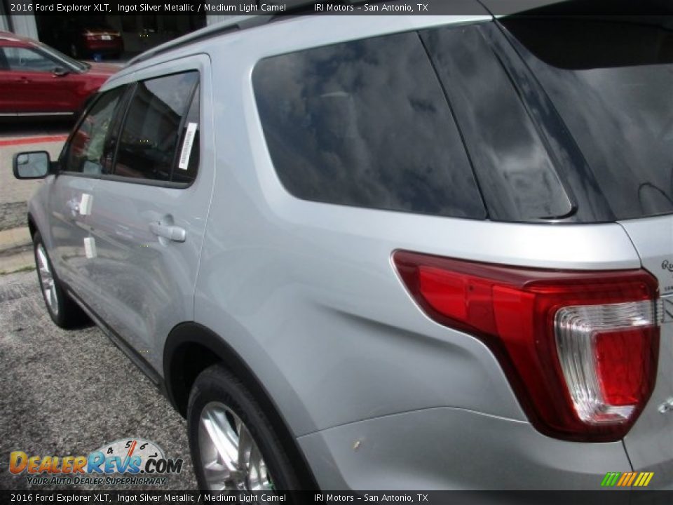 2016 Ford Explorer XLT Ingot Silver Metallic / Medium Light Camel Photo #4