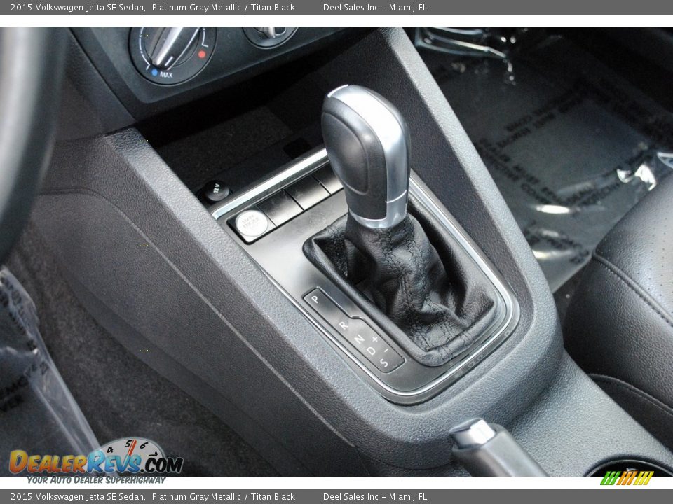 2015 Volkswagen Jetta SE Sedan Platinum Gray Metallic / Titan Black Photo #15
