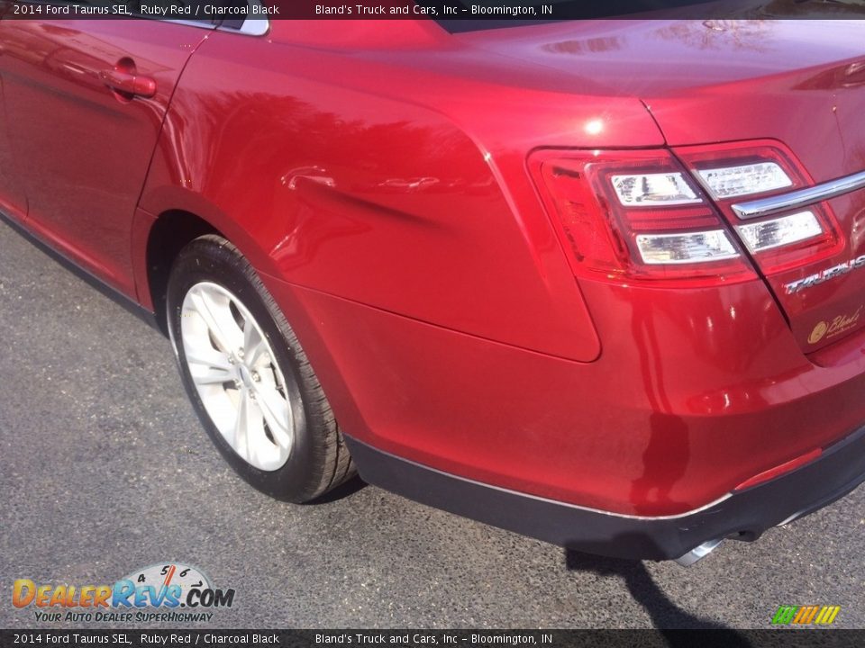 2014 Ford Taurus SEL Ruby Red / Charcoal Black Photo #23