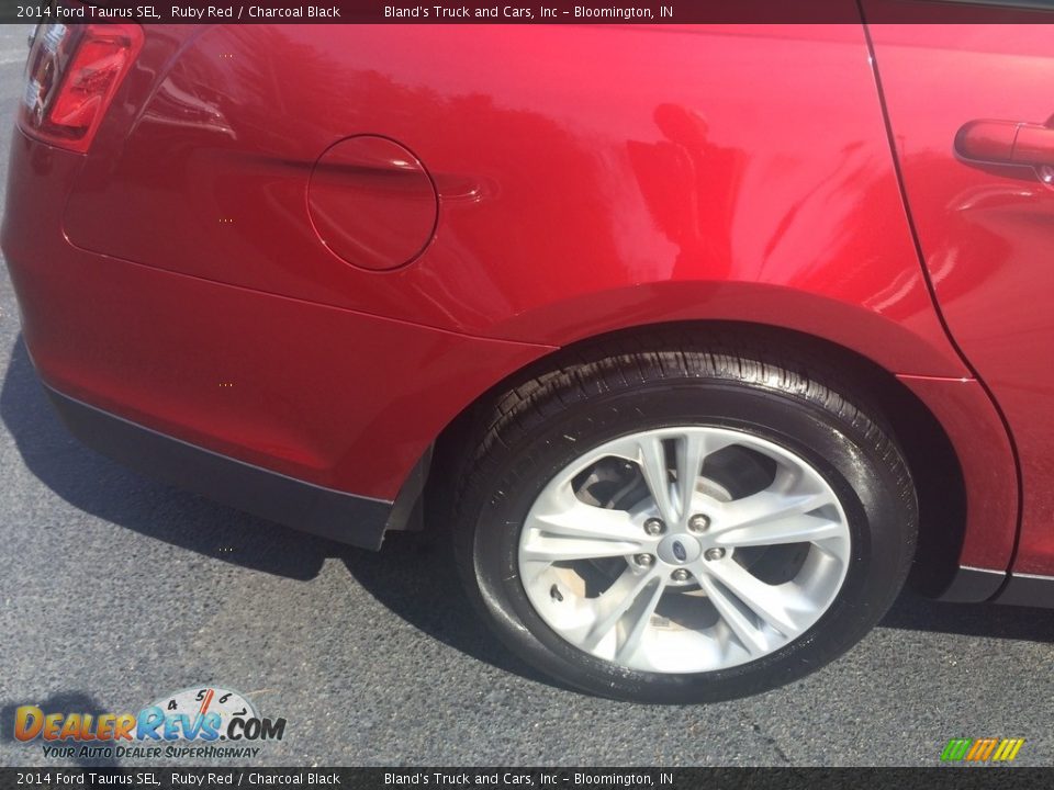 2014 Ford Taurus SEL Ruby Red / Charcoal Black Photo #28