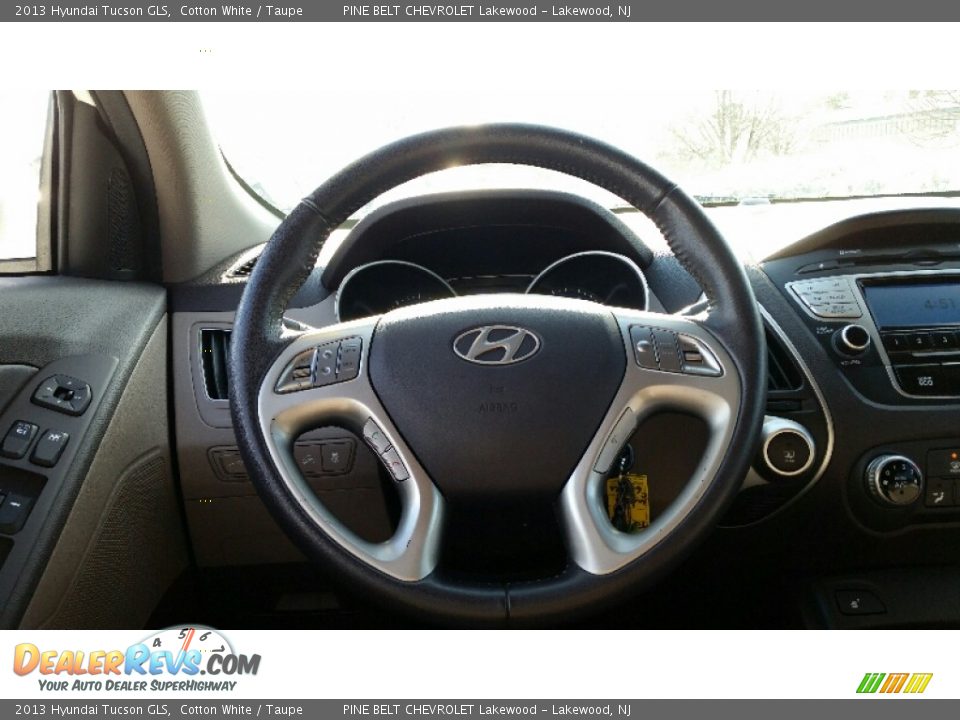 2013 Hyundai Tucson GLS Cotton White / Taupe Photo #15