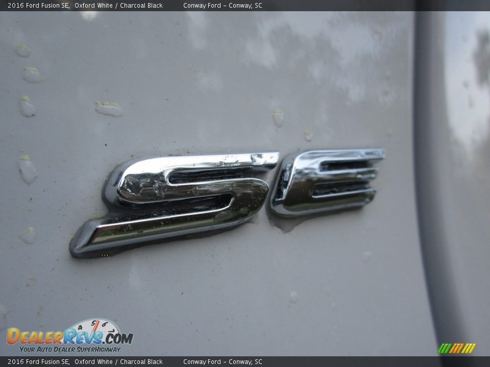 2016 Ford Fusion SE Oxford White / Charcoal Black Photo #5